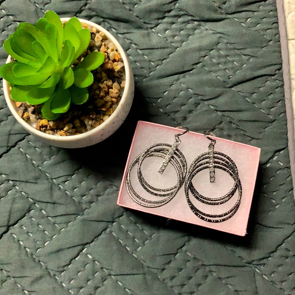 BLACK HOOP | DIAMOND BAR | EARRINGS💎